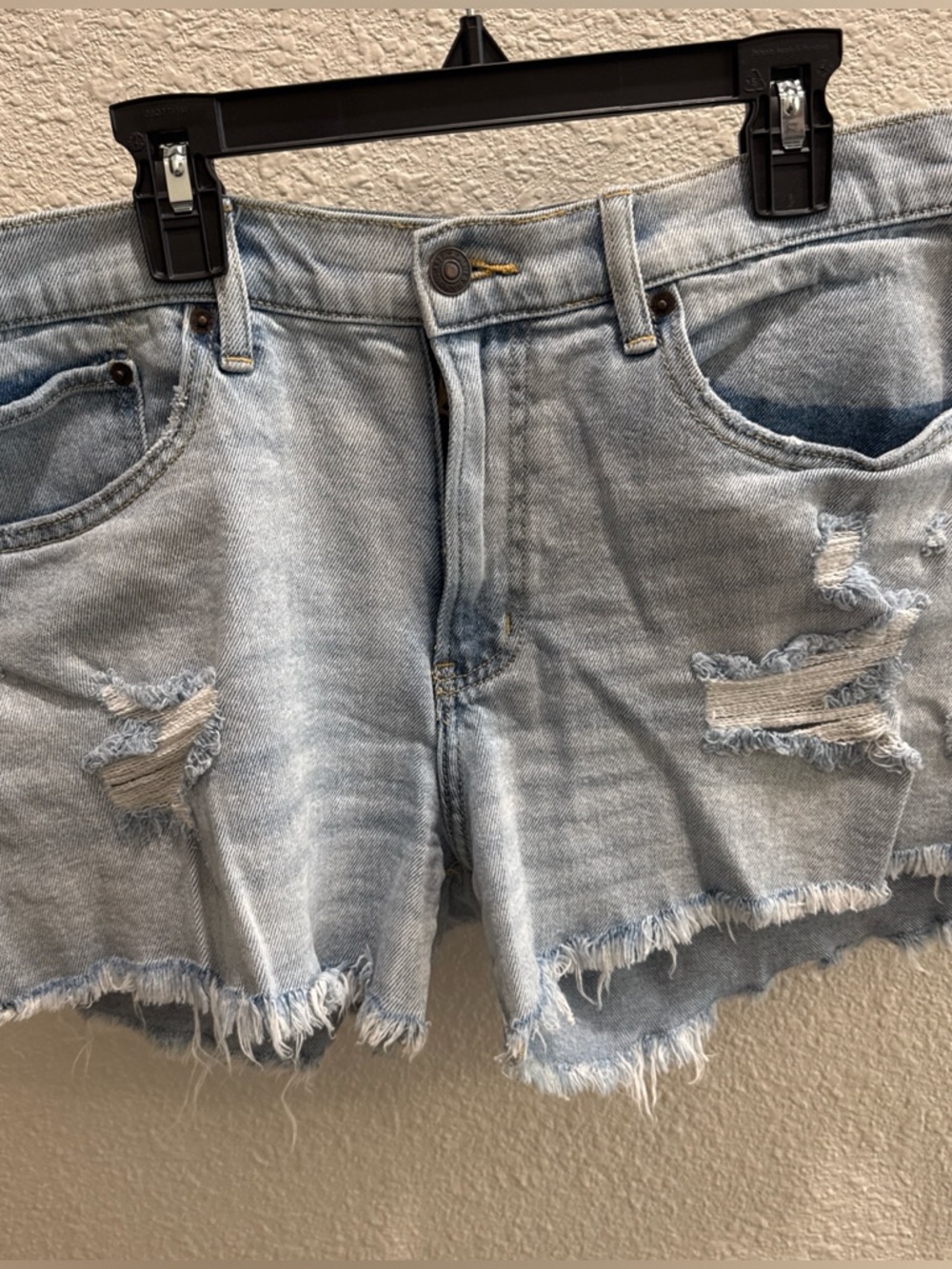 Abercrombie & Fitch Mid Rise Boyfriend Shorts